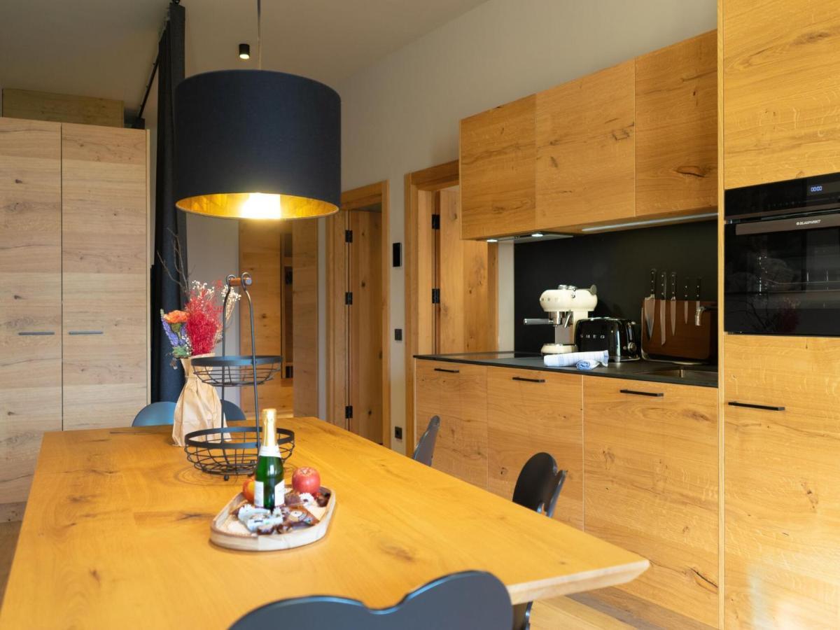 Cosy Apartment In Schroecken With Balcony Eksteriør billede