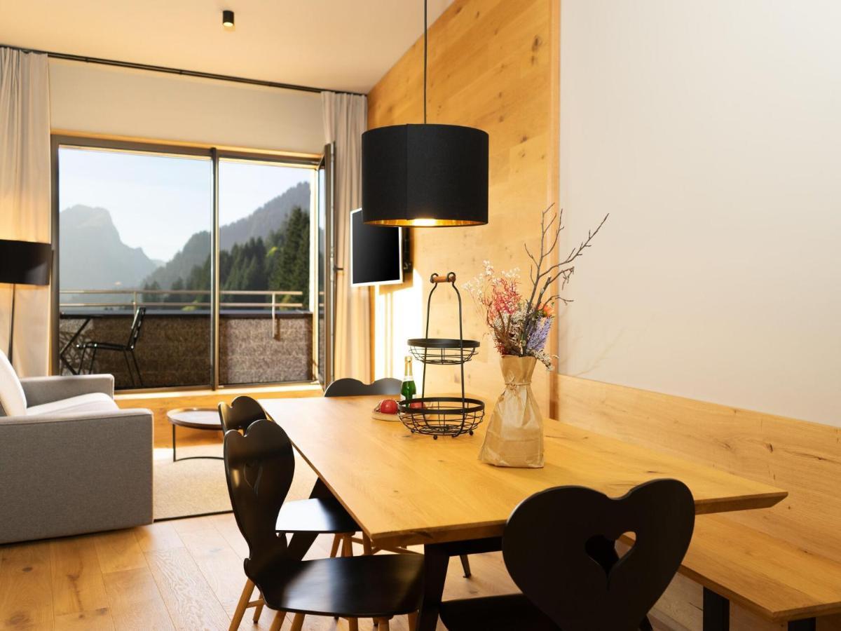 Cosy Apartment In Schroecken With Balcony Eksteriør billede